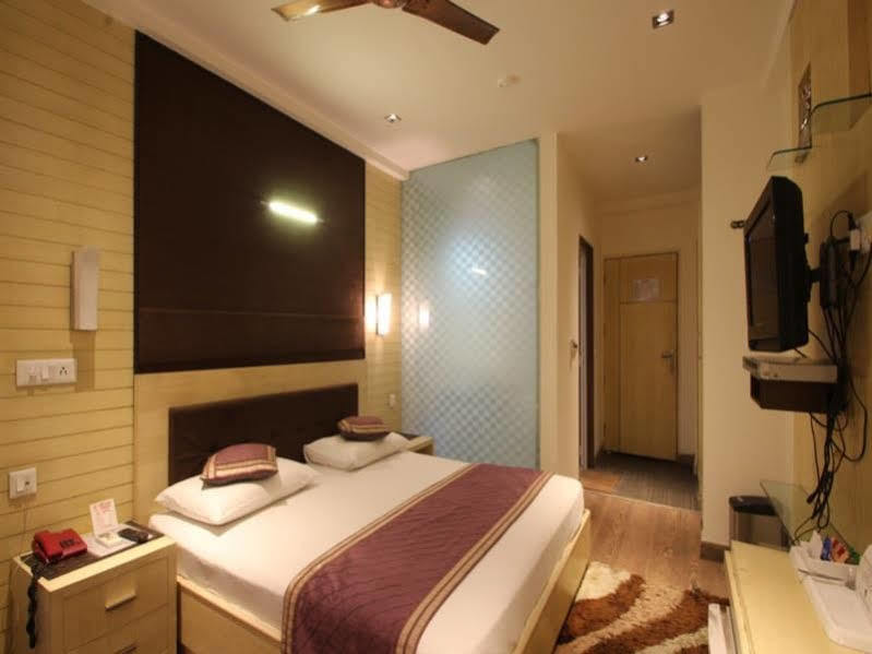 Hotel Arpit Palace Delhi  Extérieur photo